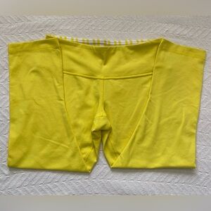 Lululemon Athletic Leggings in Yellow Reversible Cropped